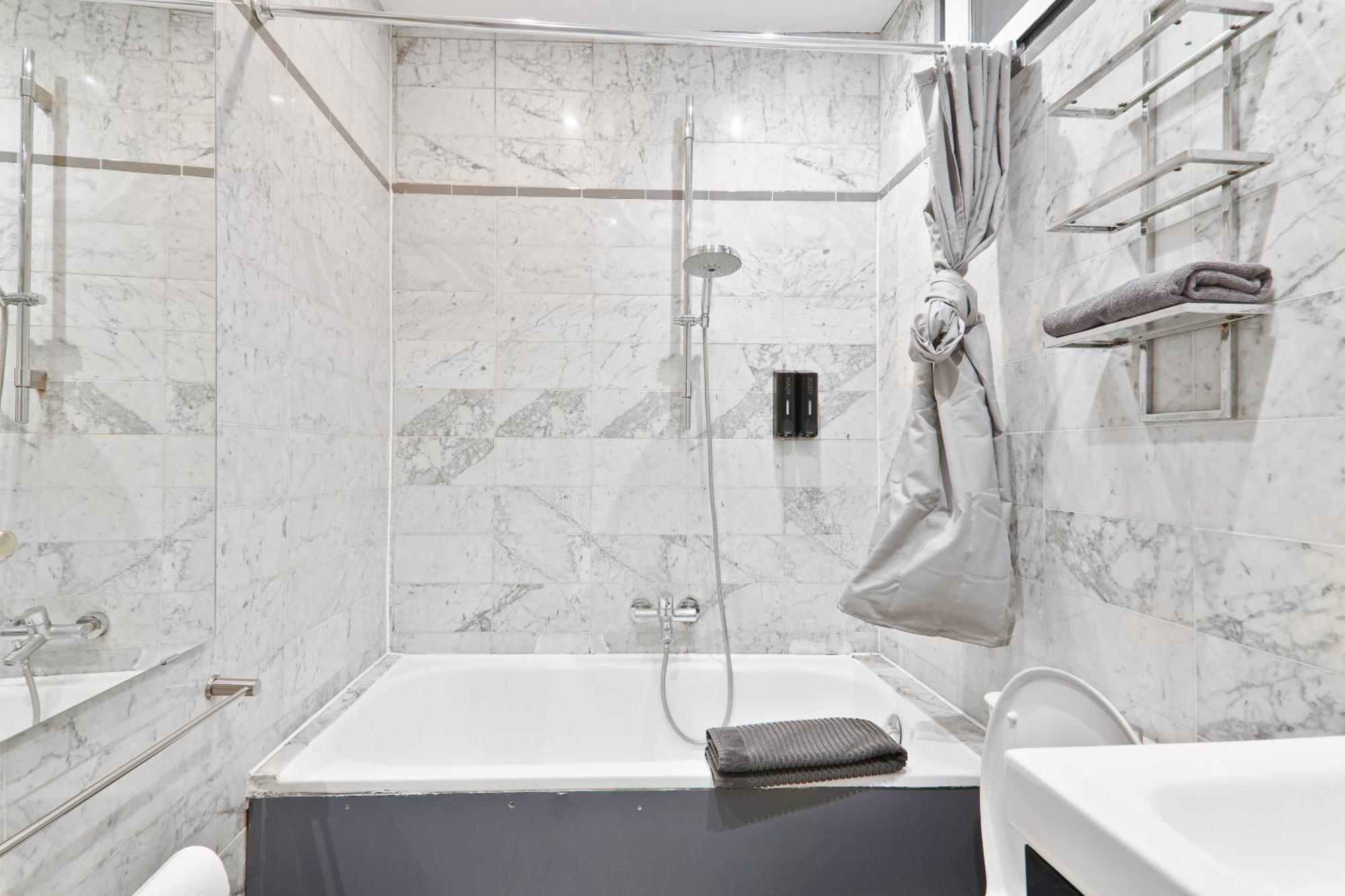 Appartement Quartier Champs-Elysees Free Netflix Paris Exteriör bild